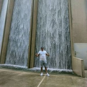 Meet your Posher, Javier antonio